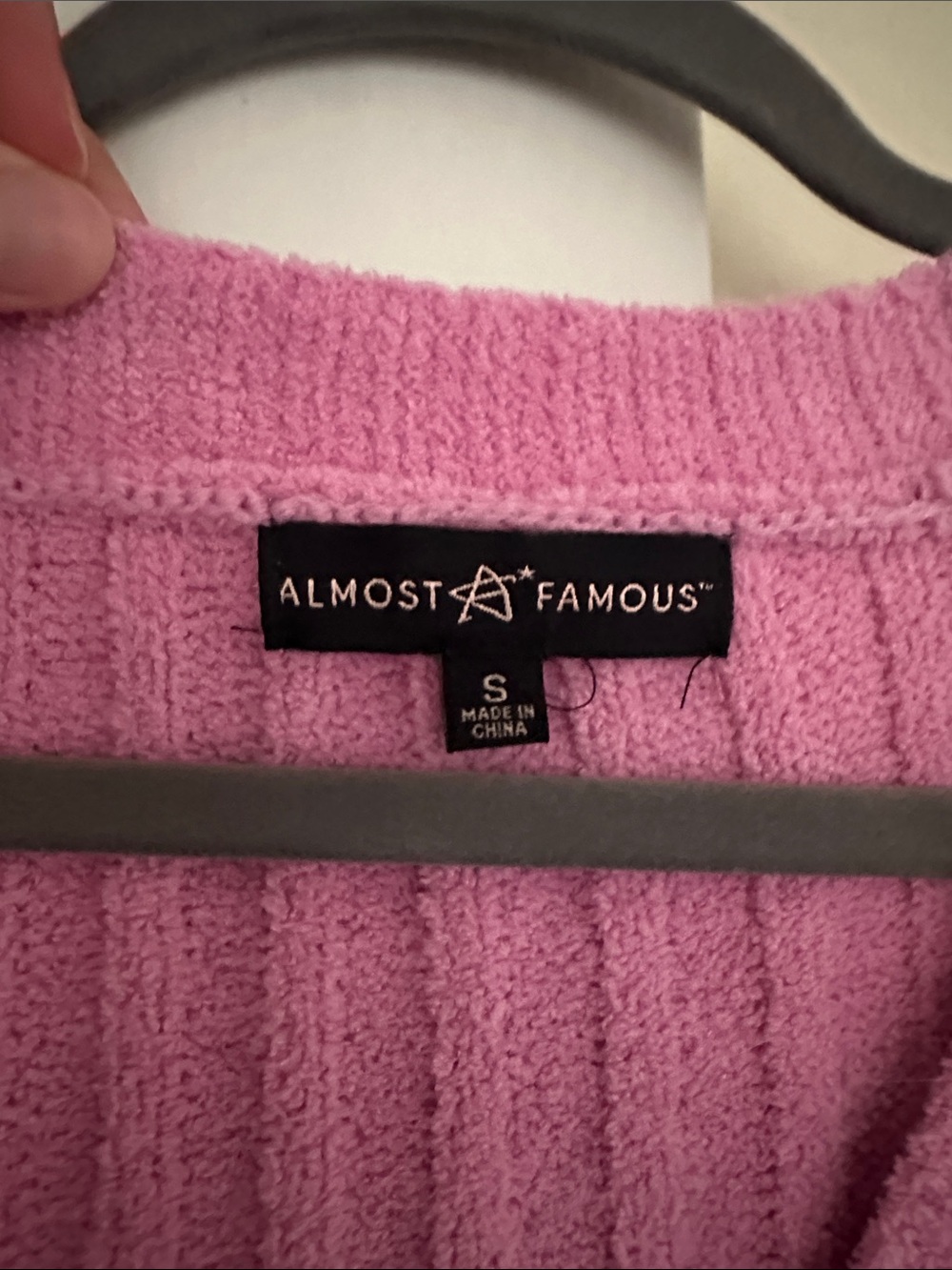 Pink Ribbed V-Neck Cropped Button Cardigan - Picture 4 of 4